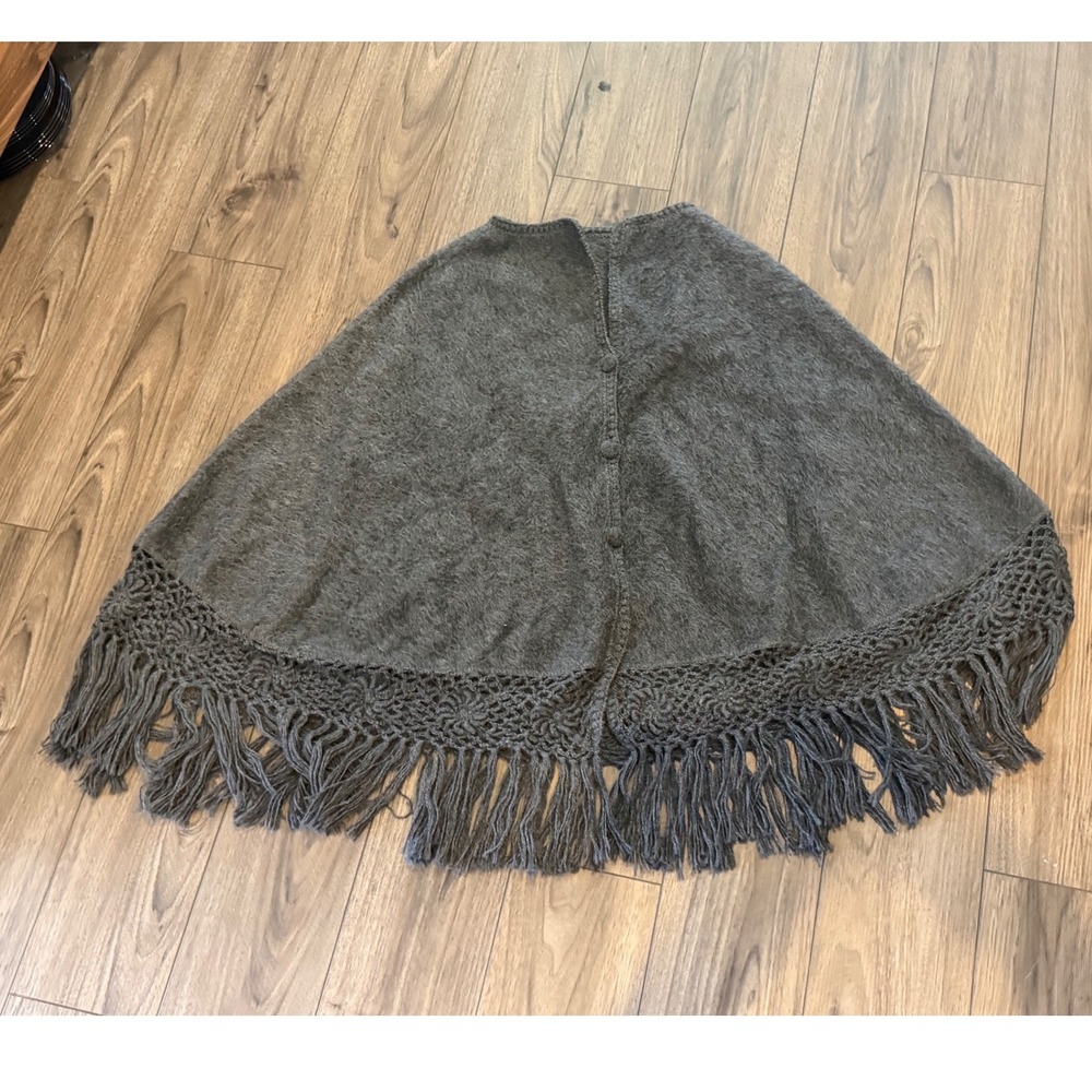 Capchatex Peruvian Alpaca Cape Poncho Charcoal Gray Button Front Fringe Wrap